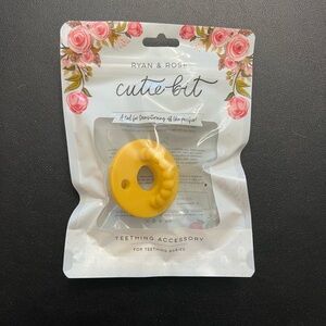 Ryan & Rose Yellow Teething Accessory